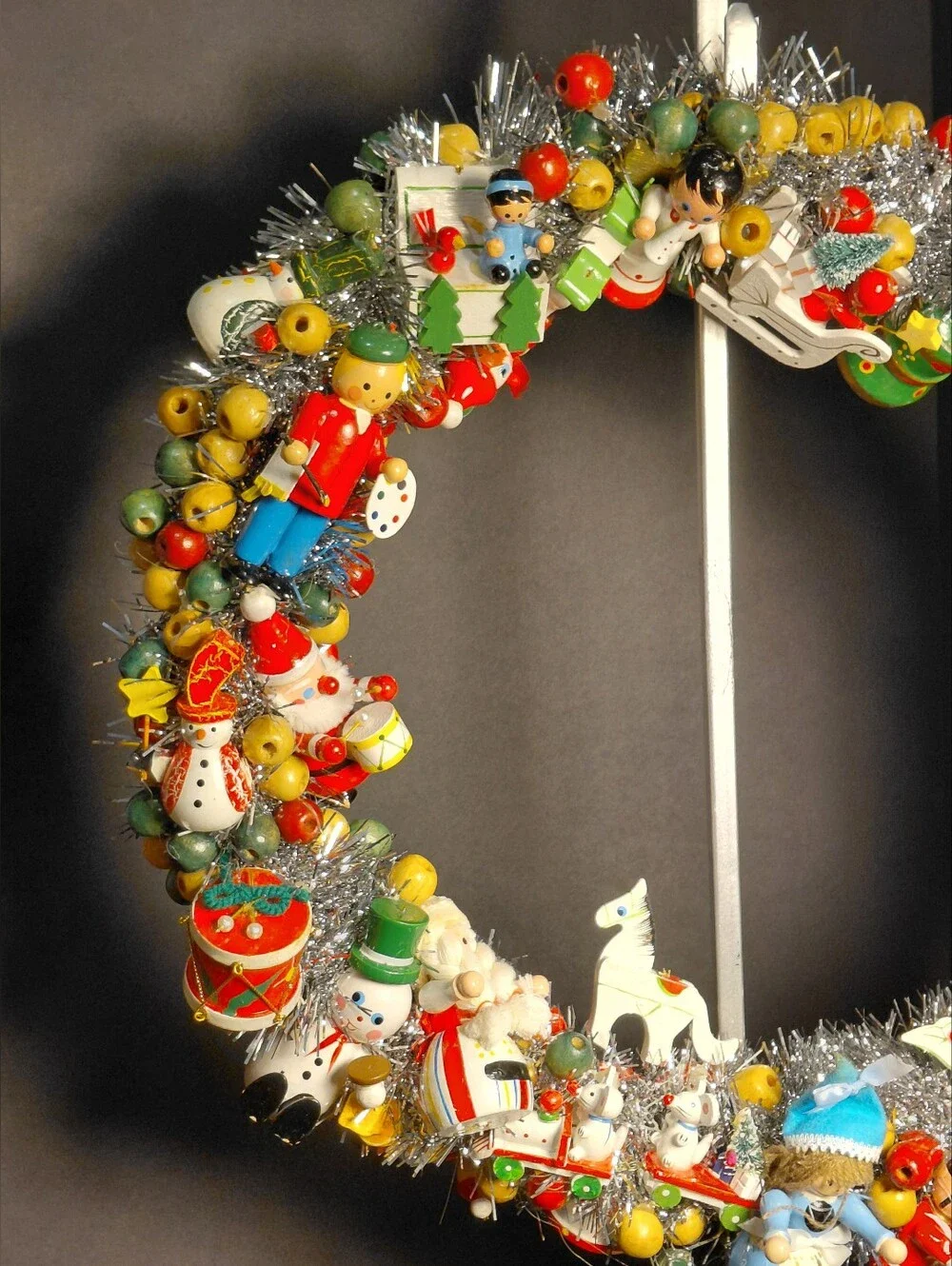 TINSEL CHRISTMAS KITSCH WREATH